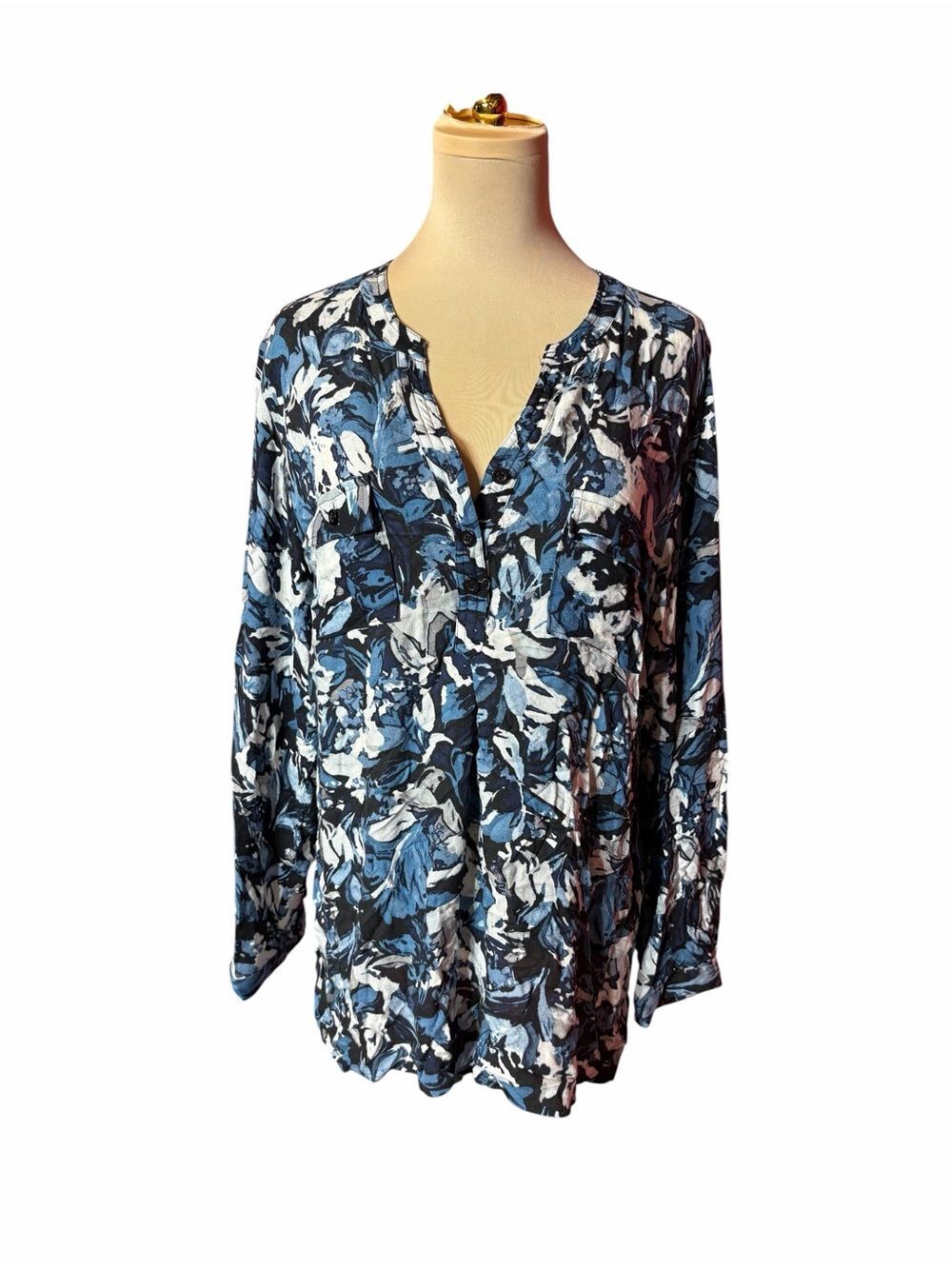 CJ Banks Blue White Floral V Neck Long Sleeve Blouse Plus Size 1X